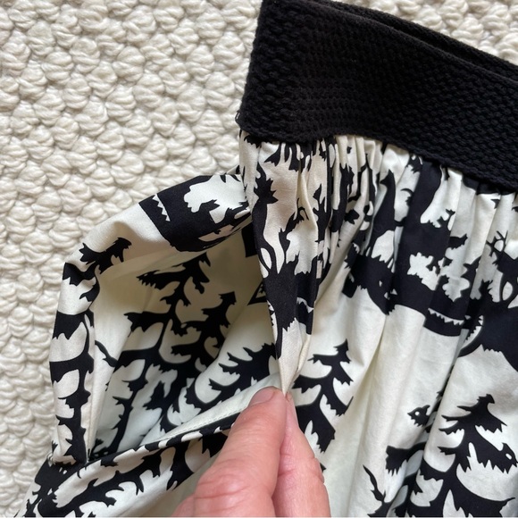A Détacher black & cream patterned skirt - Picture 4 of 15